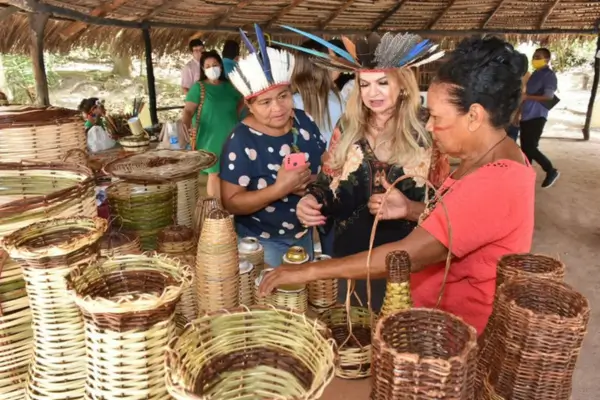 Artesanato Tradicional em Comunidades Indígenas para Preservação Cultural
