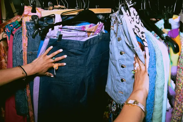 Sua Moda, Seu Estilo: Personalize e Descubra Tendências com Tecnologia