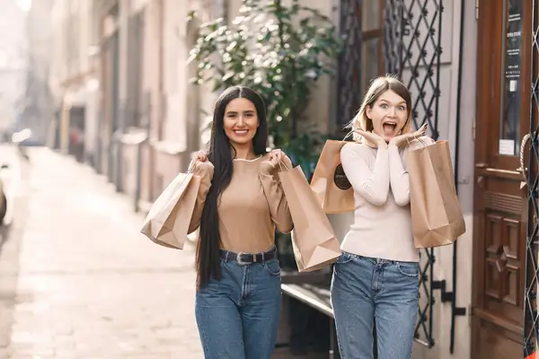 Do Celular à Causa: O Impacto do Voluntariado Online na Vida Real